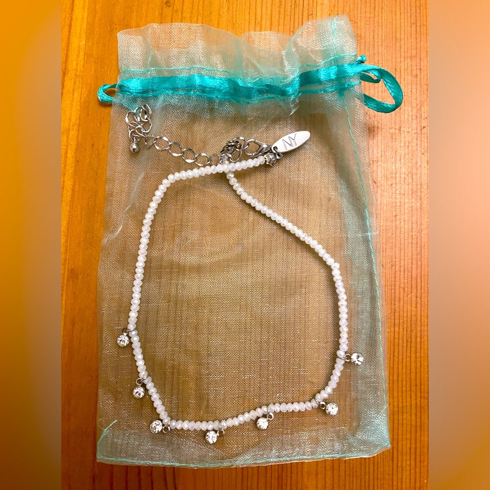 Delicate and sparkling! Crystal and rhinestone anklet